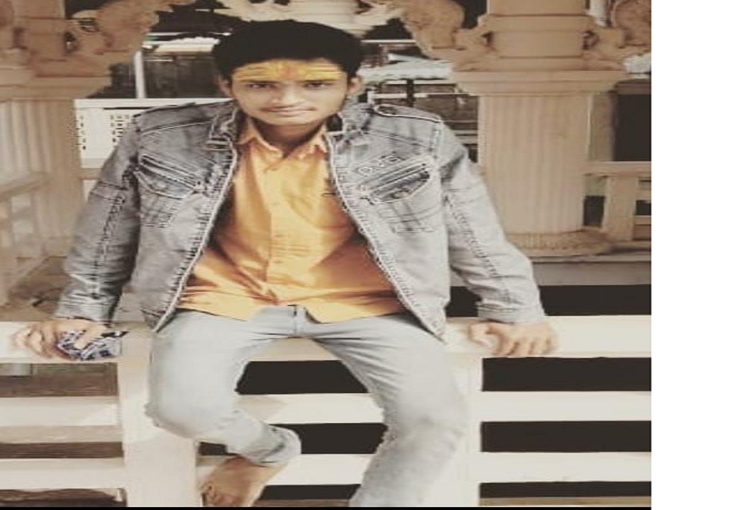 REWA : शहीद परिवार की वेदना को नही समझी सरकारें, हताशा में पुत्र ने कर लिया आत्महत्या REWA : शहीद परिवार की वेदना को नही समझी सरकारें, हताशा में पुत्र ने कर लिया आत्महत्या